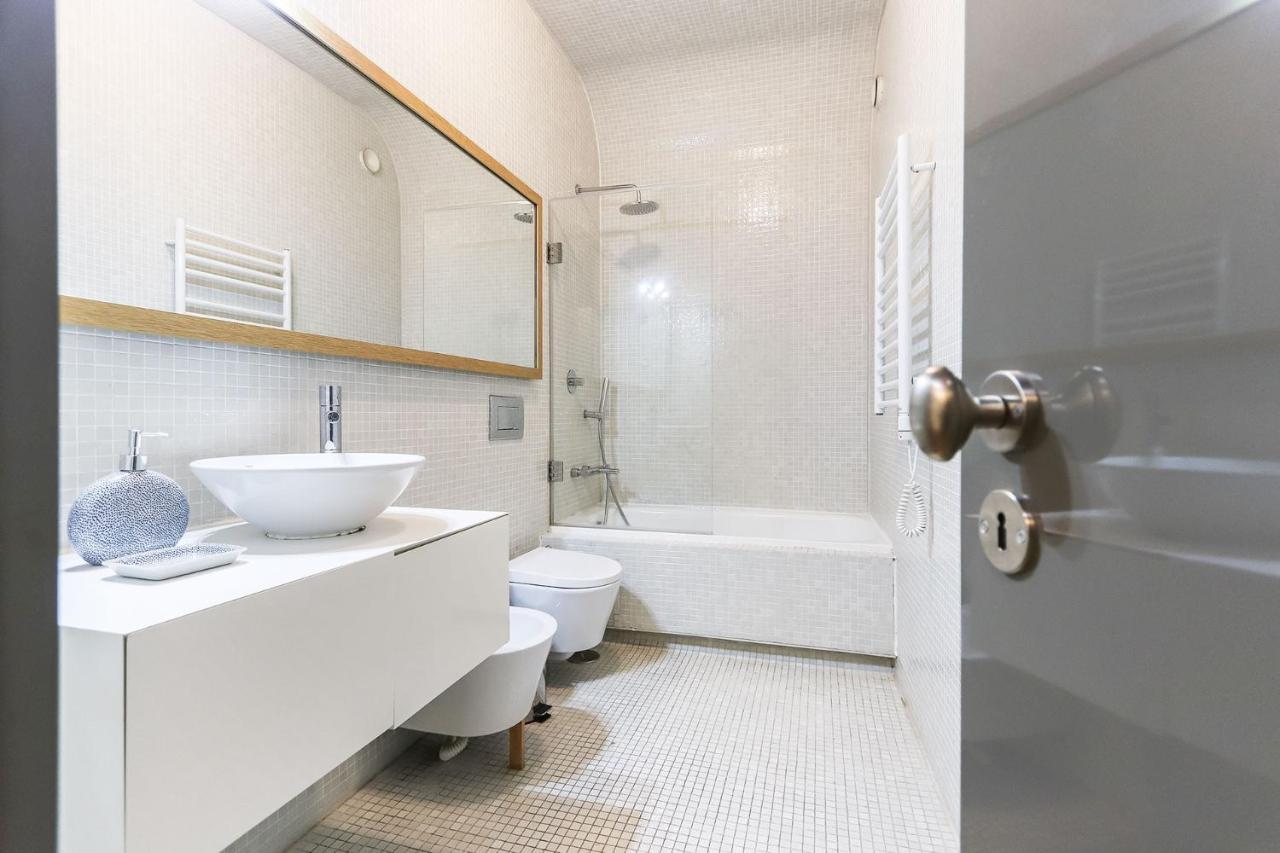 Modern Chiado By Homing Apartment Lisbon Bagian luar foto