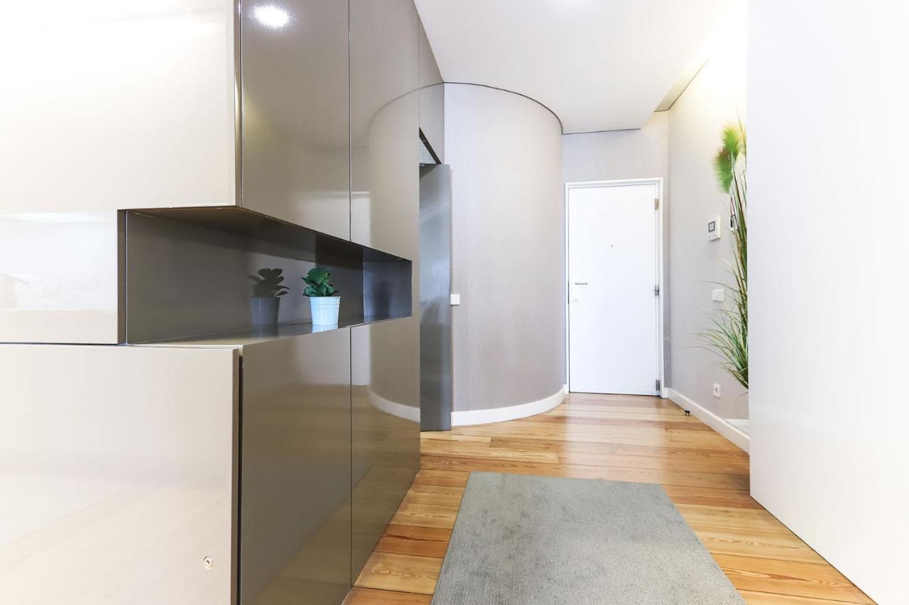 Modern Chiado By Homing Apartment Lisbon Bagian luar foto