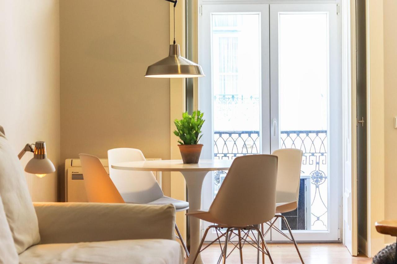 Modern Chiado By Homing Apartment Lisbon Bagian luar foto