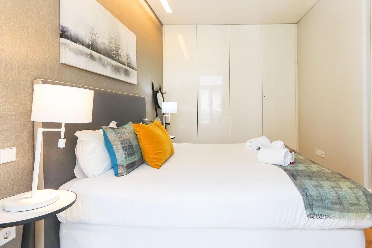 Modern Chiado By Homing Apartment Lisbon Bagian luar foto